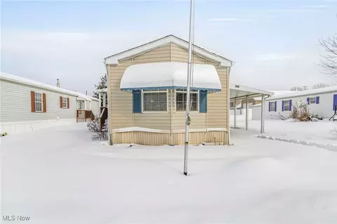 346 Golfway Dr, Painesville, OH 44077