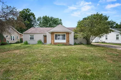 1298 Beech St, Willoughby, OH 44094