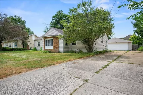 1298 Beech St, Willoughby, OH 44094 photo 3