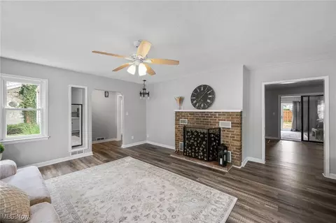 1298 Beech St, Willoughby, OH 44094 photo 8