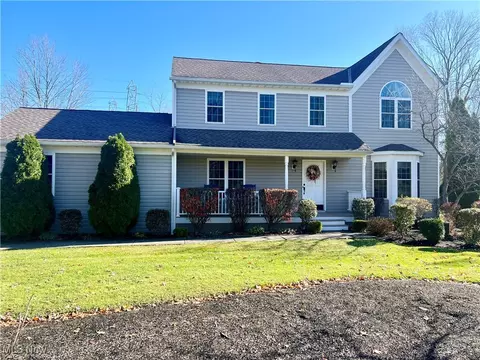 11915 Oak Wood Ln, Chesterland, OH 44026