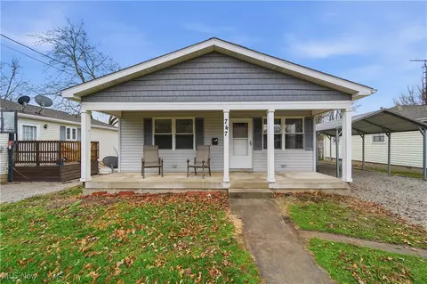 747 14th St SE, Massillon, OH 44646