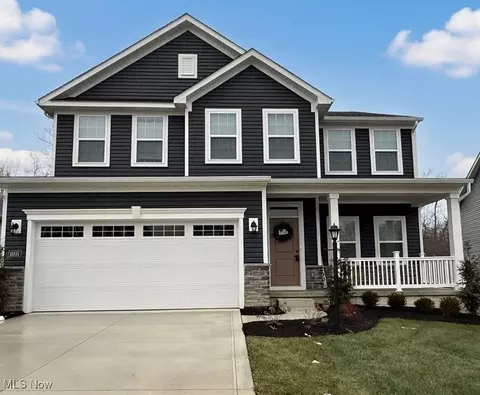 6035 Woodland Bend Dr, North Royalton, OH 44133