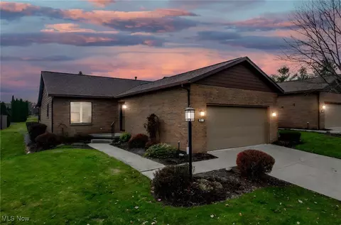 2186 Prestwick Dr, Uniontown, OH 44685