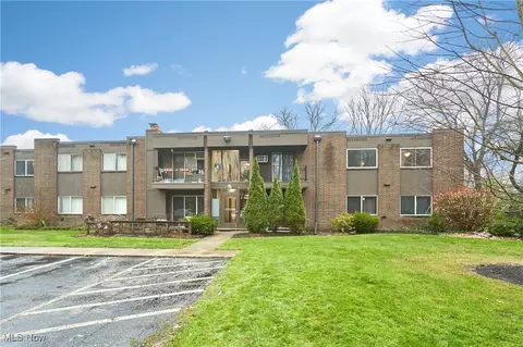 10744 Valley View Rd #B13, Northfield, OH 44067