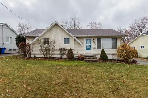 13661 Dalebrook Ave, Brook Park, OH 44142