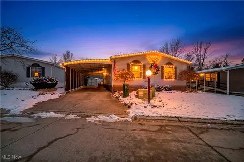 27202 Cook Rd #95, Olmsted Twp, OH 44138