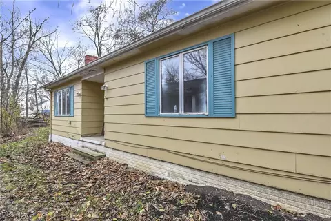 Exterior - 334 16th St, Elyria, OH 44035 photo 7 of 7