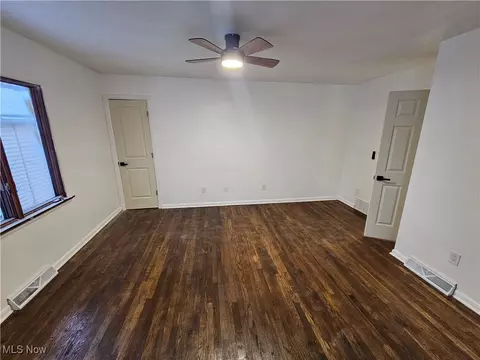 Bedroom - 334 16th St, Elyria, OH 44035 photo 2 of 4