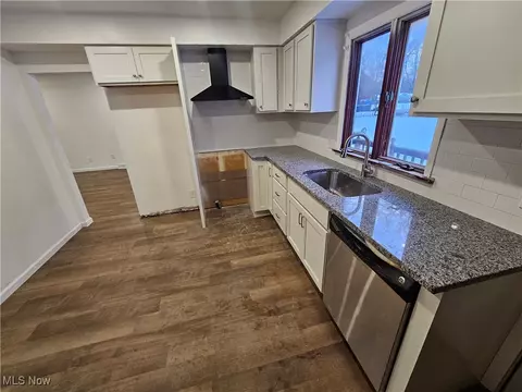 Kitchen - 334 16th St, Elyria, OH 44035 photo 3 of 3