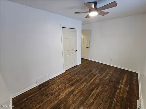 Bedroom - 334 16th St, Elyria, OH 44035 photo 4 of 4