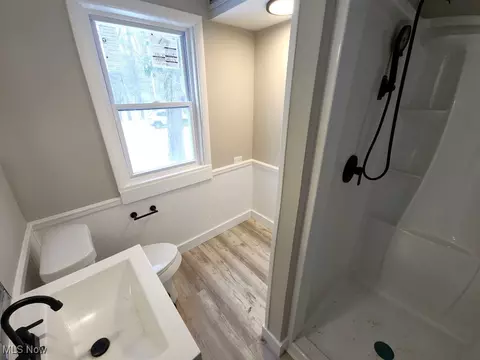 Bath - 4601 E Sprague Rd, Independence, OH 44131 photo 1 of 4