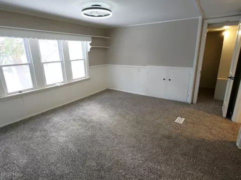 Living - 4601 E Sprague Rd, Independence, OH 44131 photo 9 of 13