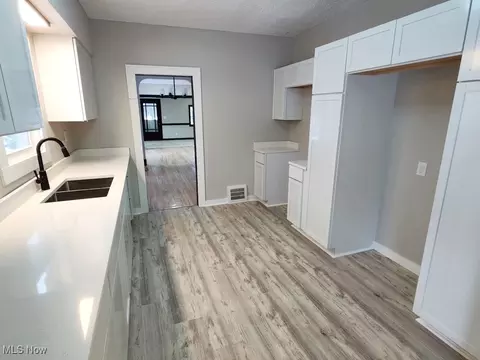 Kitchen - 4601 E Sprague Rd, Independence, OH 44131 photo 3 of 3