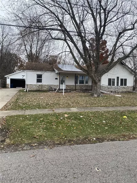 3211 Kneirim Dr, Lorain, OH 44053