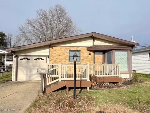 1041 Grant Ave NW, New Philadelphia, OH 44663