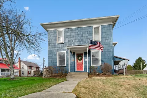 366 Lisbon St, Columbiana, OH 44408