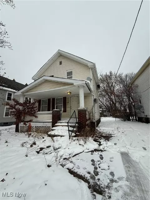 8005 Vineyard Ave, Cleveland, OH 44105