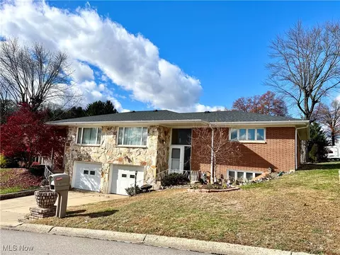 101-103 Pleasantview Dr, Weirton, WV 26062