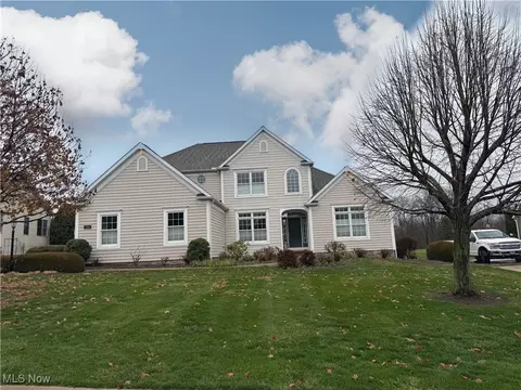 256 Royal Birkdale Dr, Columbiana, OH 44408