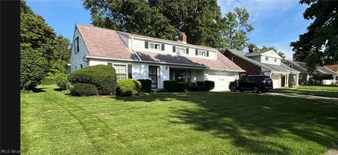 2515 Bolton Rd, Cleveland Heights, OH 44118