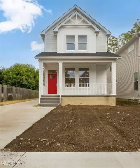 2273 E 100 St, Cleveland, OH 44106
