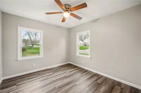 Bedroom - 414 10th St, Struthers, OH 44471 photo 1 of 7