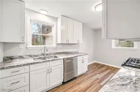 Kitchen - 414 10th St, Struthers, OH 44471 photo 1 of 1