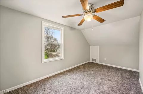 Bedroom - 414 10th St, Struthers, OH 44471 photo 6 of 7