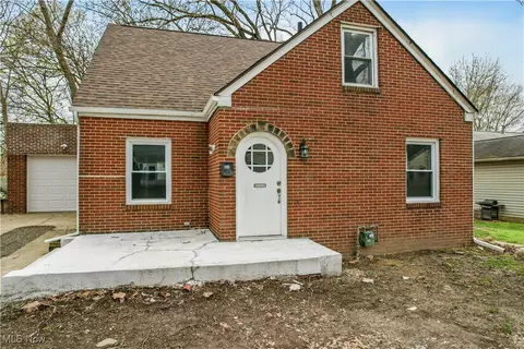 414 10th St, Struthers, OH 44471