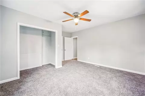 Bedroom - 414 10th St, Struthers, OH 44471 photo 3 of 7