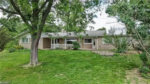 1592 Pleasant Vw, Dover, OH 44622