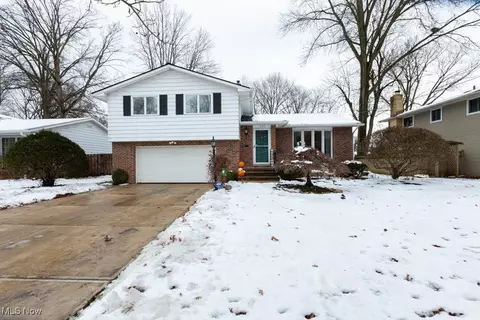 3139 W 230th St, North Olmsted, OH 44070