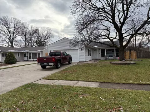 351 Lombardy Dr, Berea, OH 44017