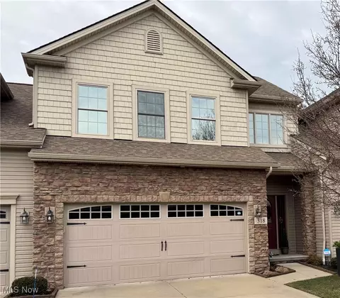 318 Lakewick Ln, Willowick, OH 44095
