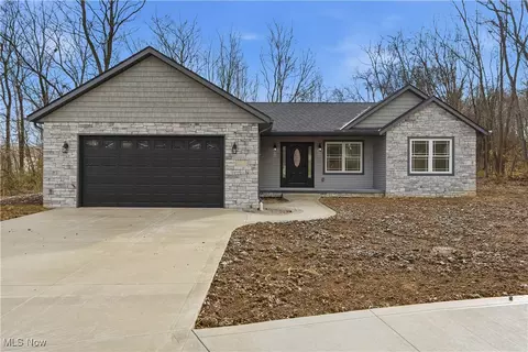 2630 Squirrel Hollow St NE, Canton, OH 44704