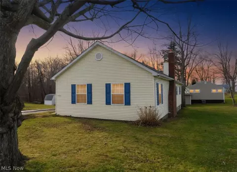 5089 S Geneva Dr, Geneva, OH 44041