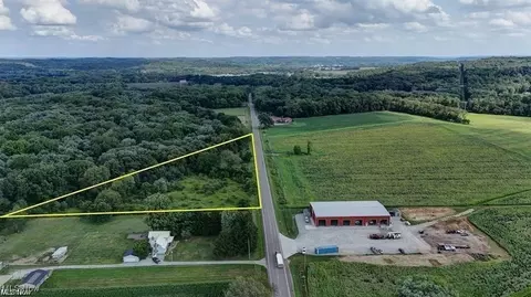 State Route 250 Nw, Beach City, OH 44608
