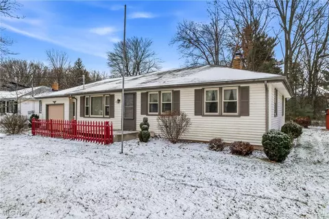 Exterior - 250 E Manor Ave, Struthers, OH 44471 photo 1 of 3