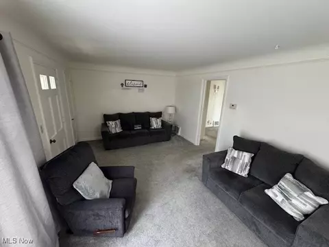 Living - 4712 Willoughcroft Rd, Willoughby, OH 44094 photo 1 of 1