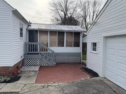 Exterior - 4712 Willoughcroft Rd, Willoughby, OH 44094 photo 2 of 2