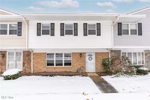 2043 Carlile Dr #109, Uniontown, OH 44685