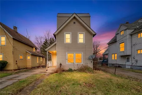 8417 Tioga Ave, Cleveland, OH 44105