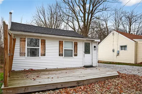 4849 Presidential Dr, Geneva, OH 44041