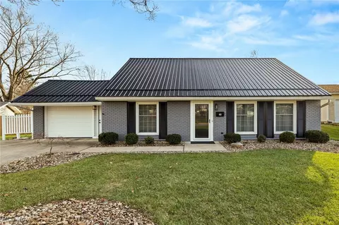 54 Pembroke Blvd, Lexington, OH 44904