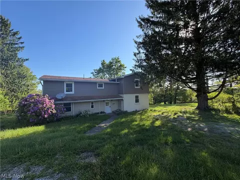 782 Hill St, Coshocton, OH 43812