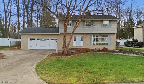 2538 Ironstone St NE, Canton, OH 44705