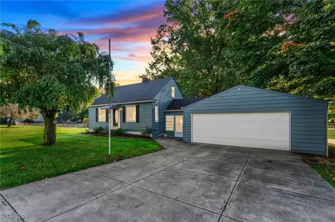 35221 Chestnut Ridge Rd, North Ridgeville, OH 44039