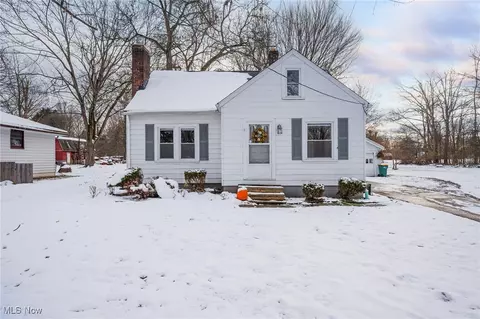 24345 Alexander Rd, Oakwood Village, OH 44146