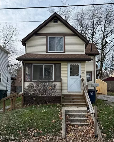 438 Black St, Akron, OH 44306